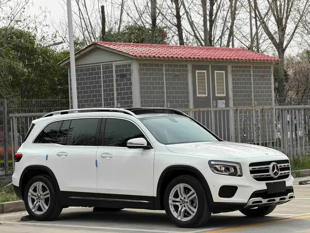 Mercedes-Benz GLB — фото 9