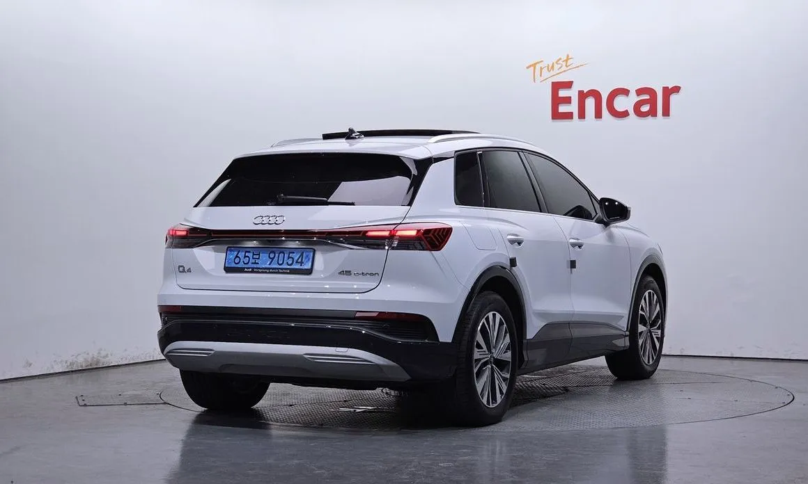 Audi Q4 e-tron — фото 4