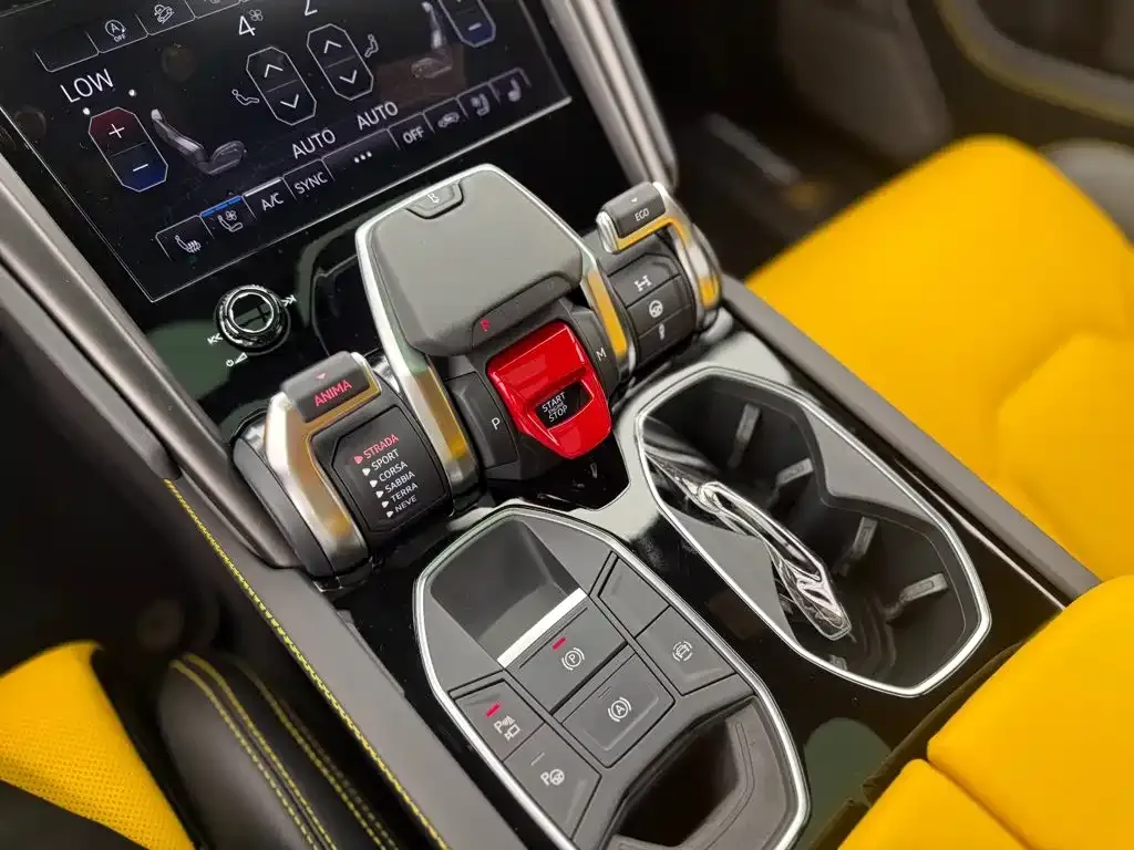 Lamborghini Urus — фото 7