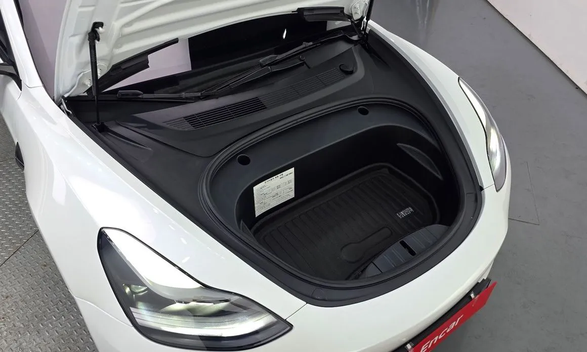Tesla Model 3 — фото 10