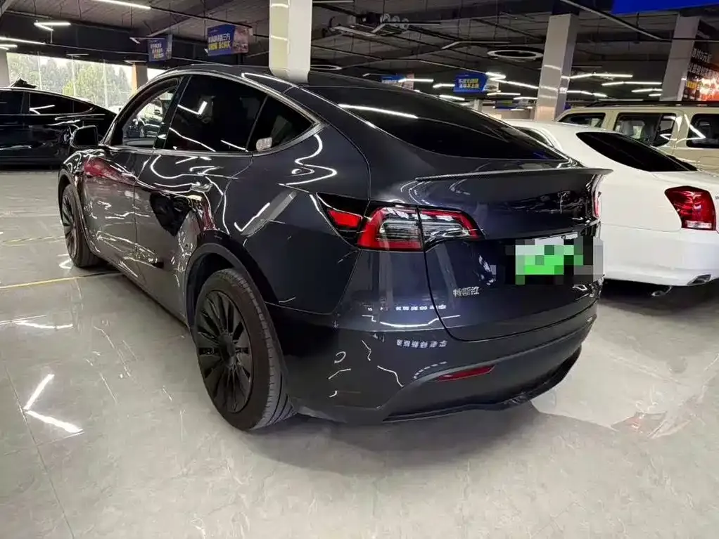 Tesla Model Y — фото 7