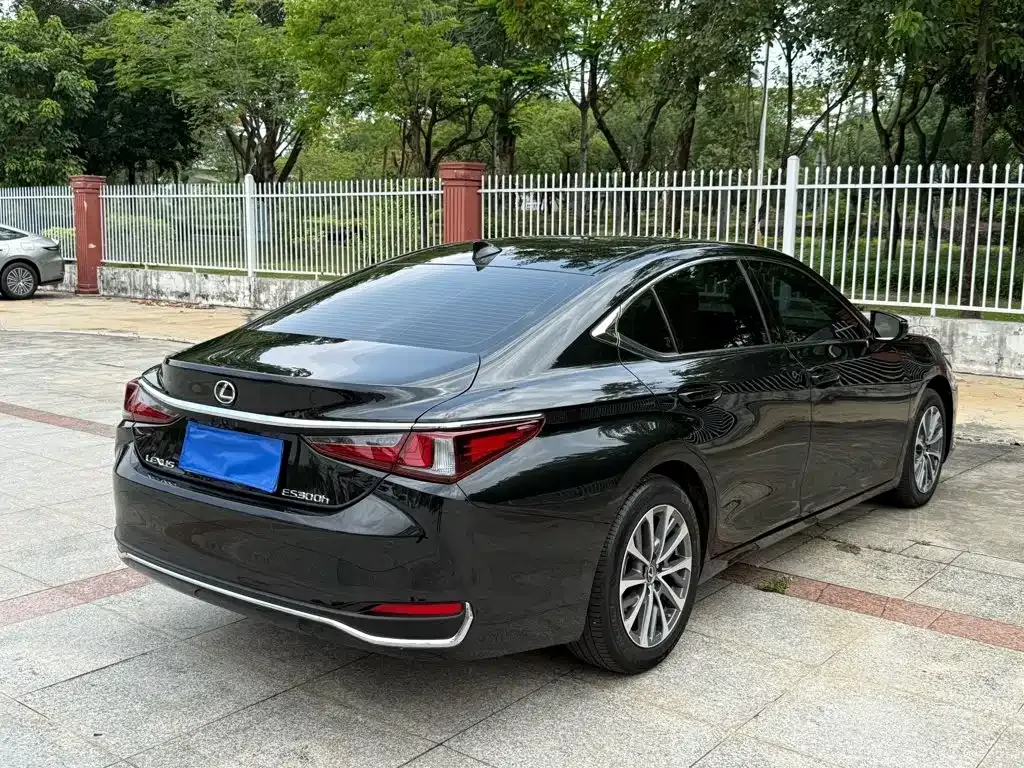 Lexus ES — фото 4