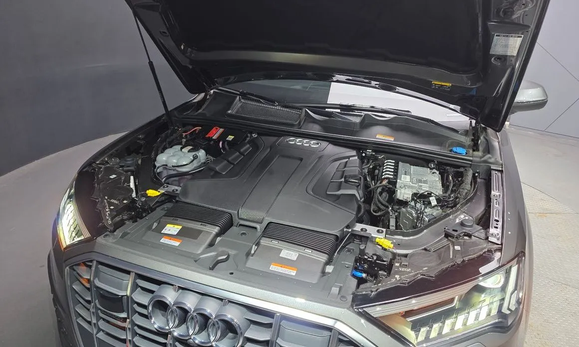 Audi Q7 2023 из KR, фото 5