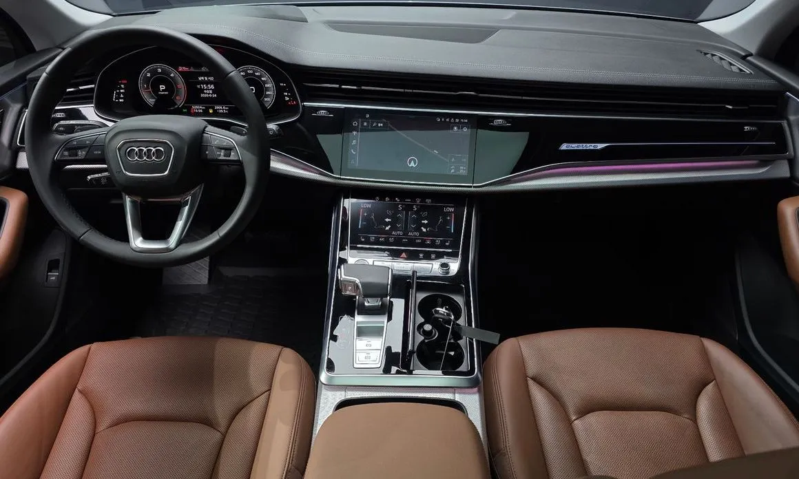 Audi Q7 2023 из KR, фото 6