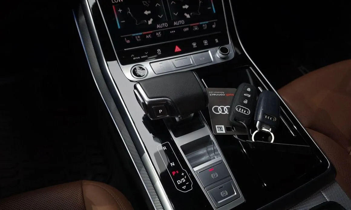 Audi Q7 2023 из KR, фото 9