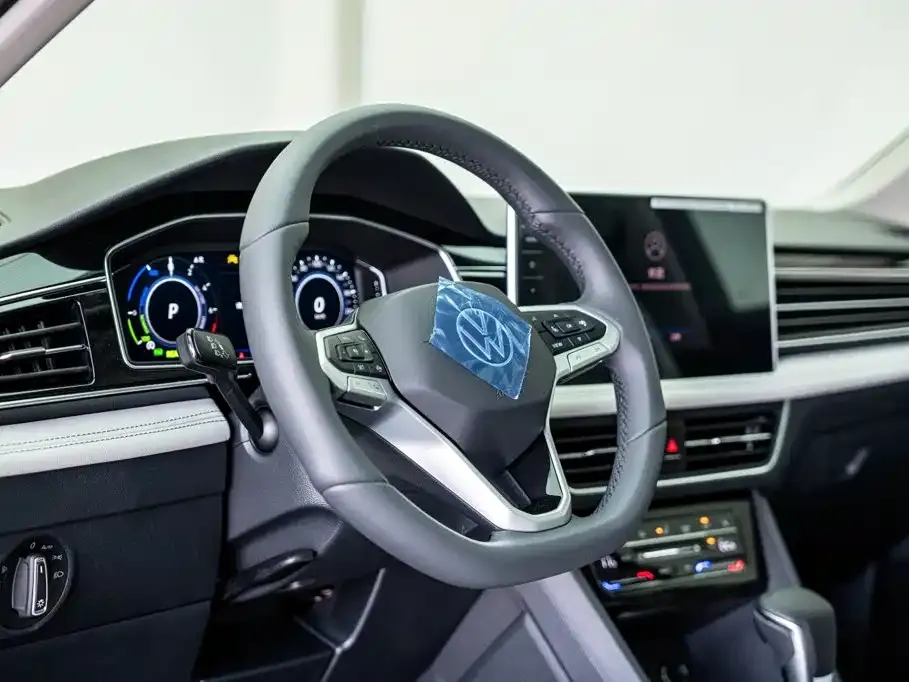Volkswagen 途观L插电混动 — фото 2
