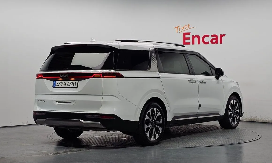 Kia Carnival — фото 4