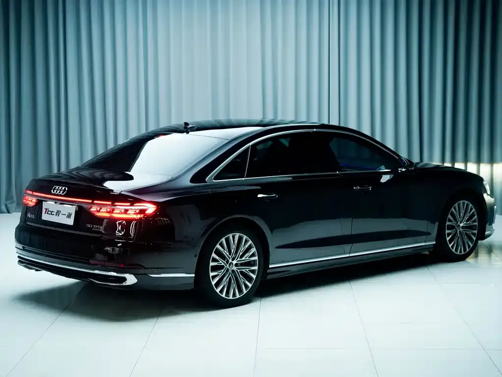 Audi A8 — фото 10