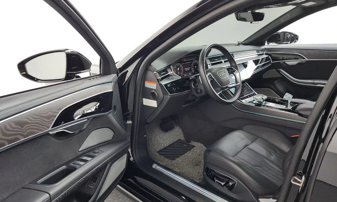 Audi A8 — фото 10