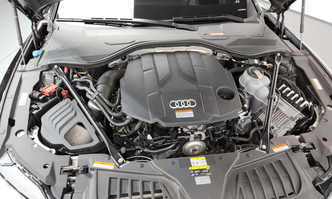 Audi A8 — фото 7