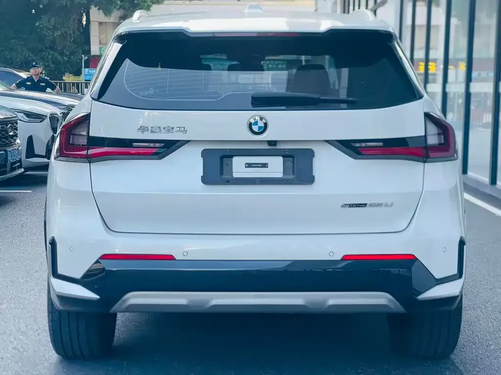 BMW X1 — фото 10