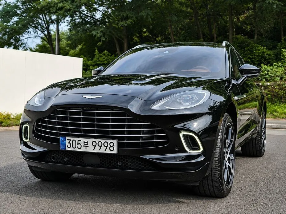 Aston Martin DBX — фото 3