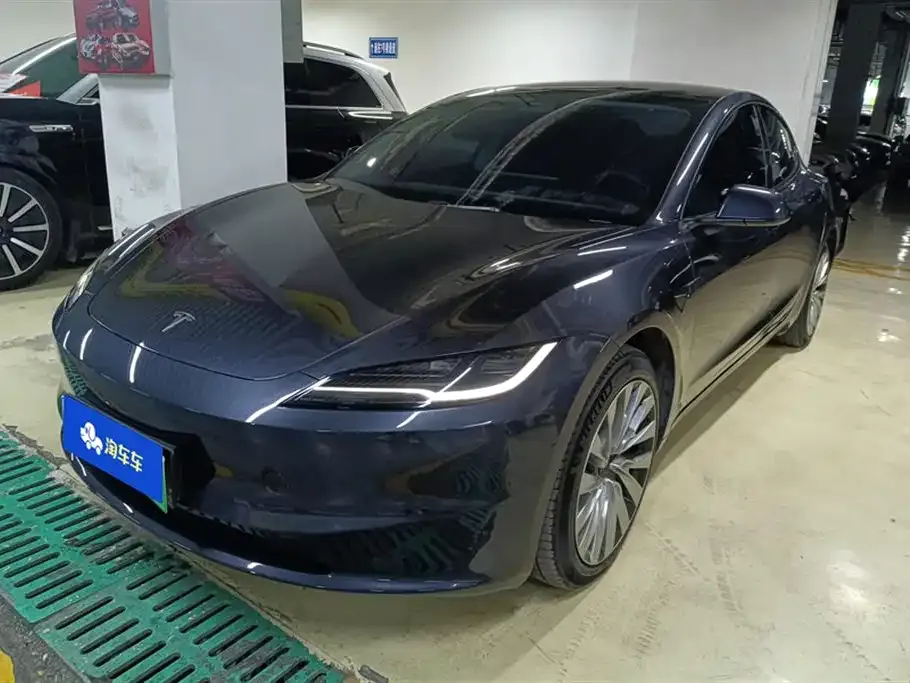 Tesla Model 3 — фото 1
