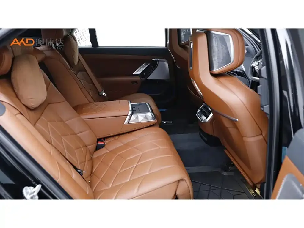 BMW 7 Series — фото 10