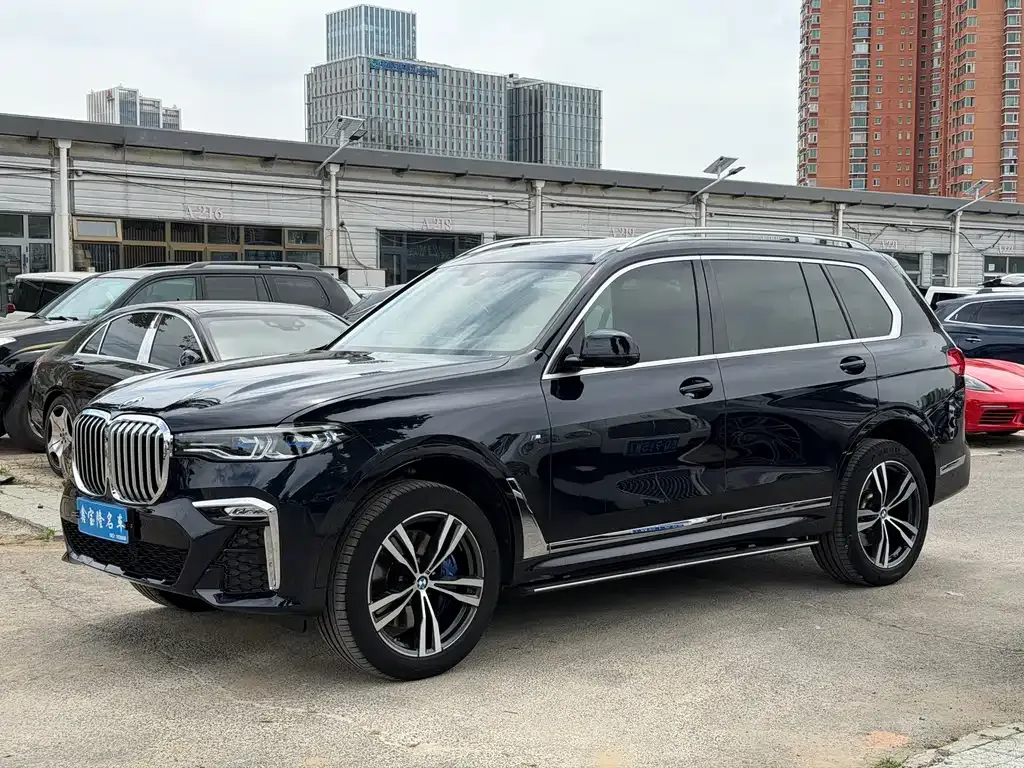 BMW X7 — фото 1