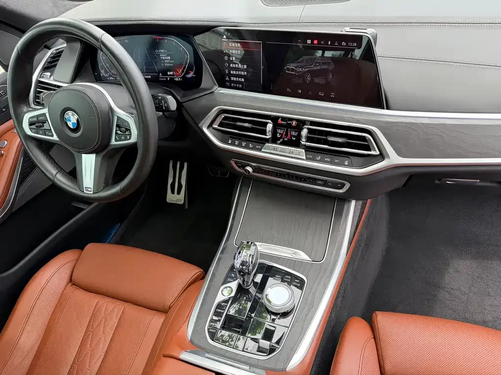 BMW X7 — фото 3