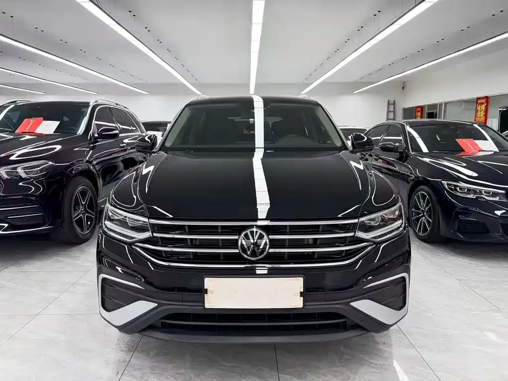 Volkswagen Tiguan L — фото 9