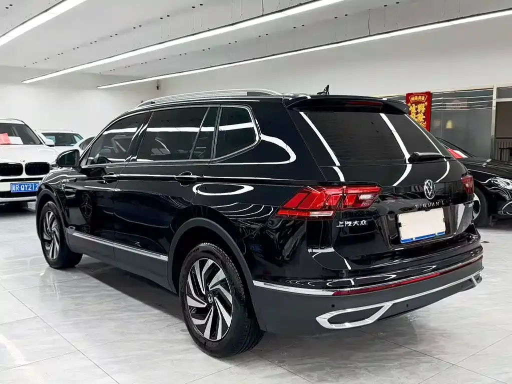 Volkswagen Tiguan L — фото 4