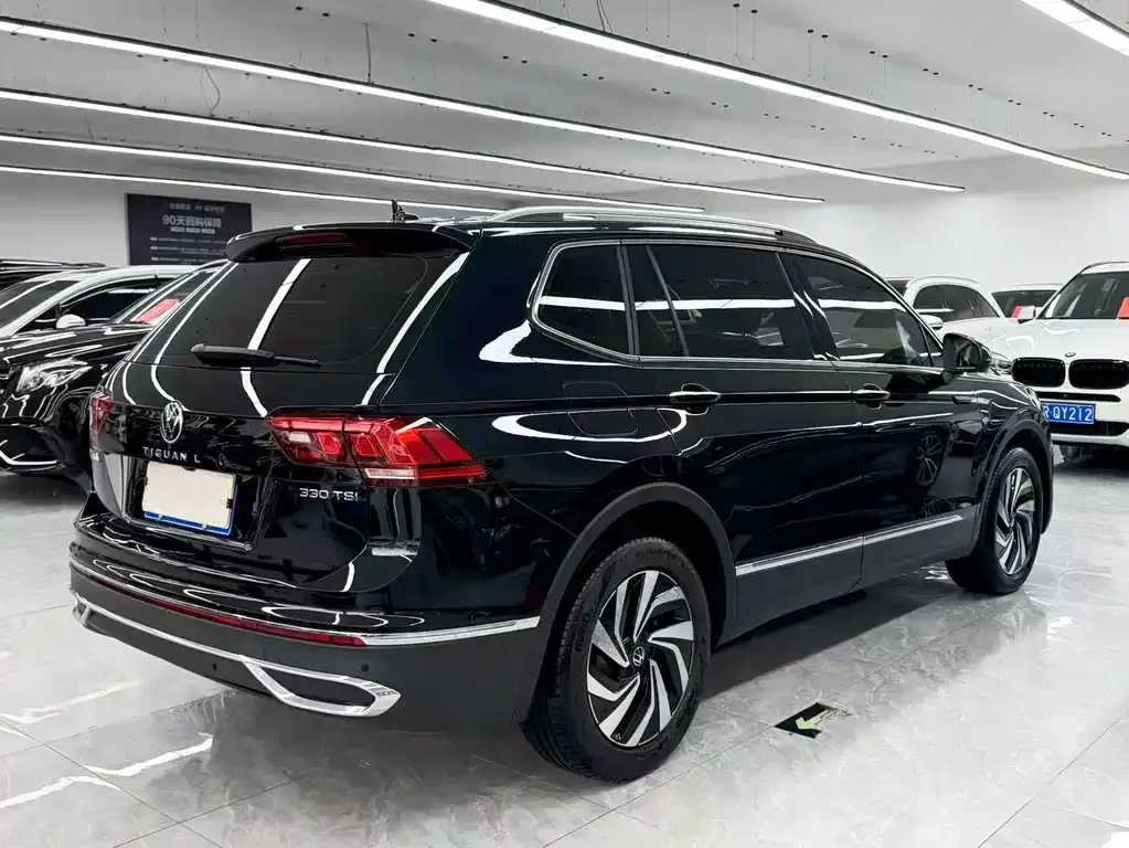 Volkswagen Tiguan L — фото 7