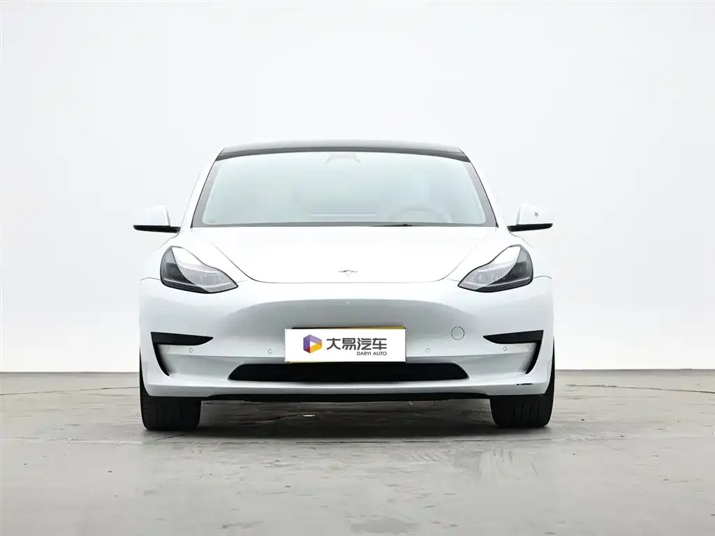 Tesla Model 3 — фото 3