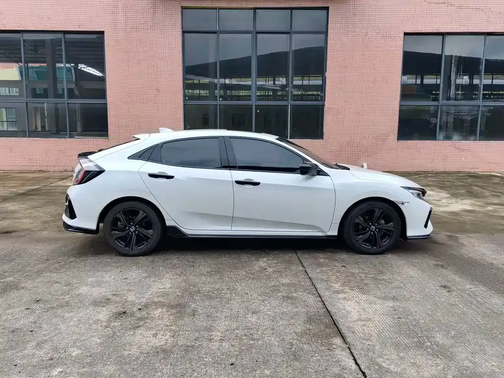 Honda Civic — фото 10