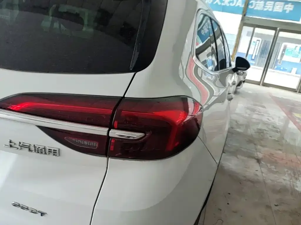 Buick Envision Plus — фото 10
