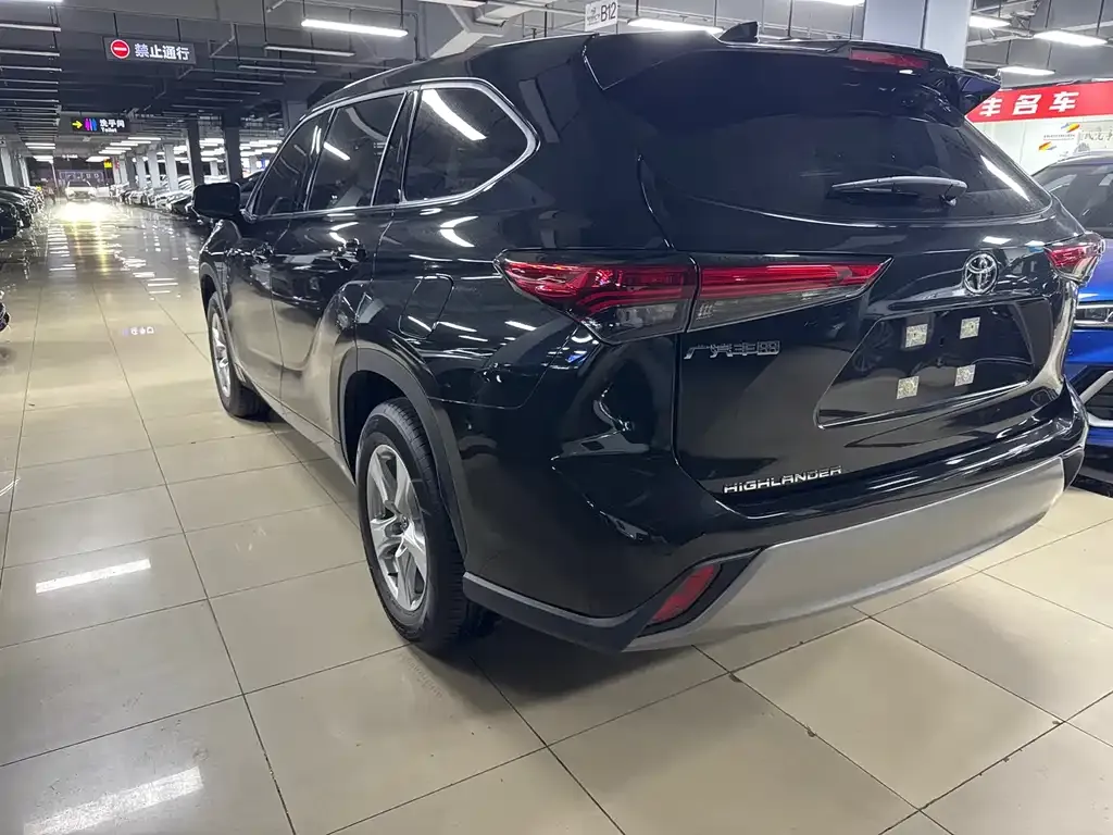 Toyota Highlander — фото 5