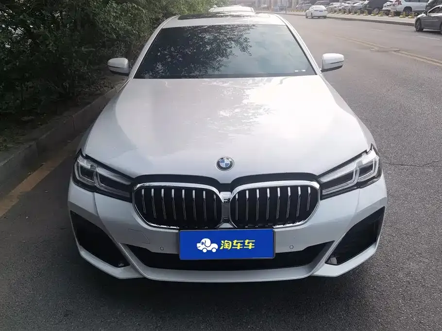 BMW 5 Series — фото 10