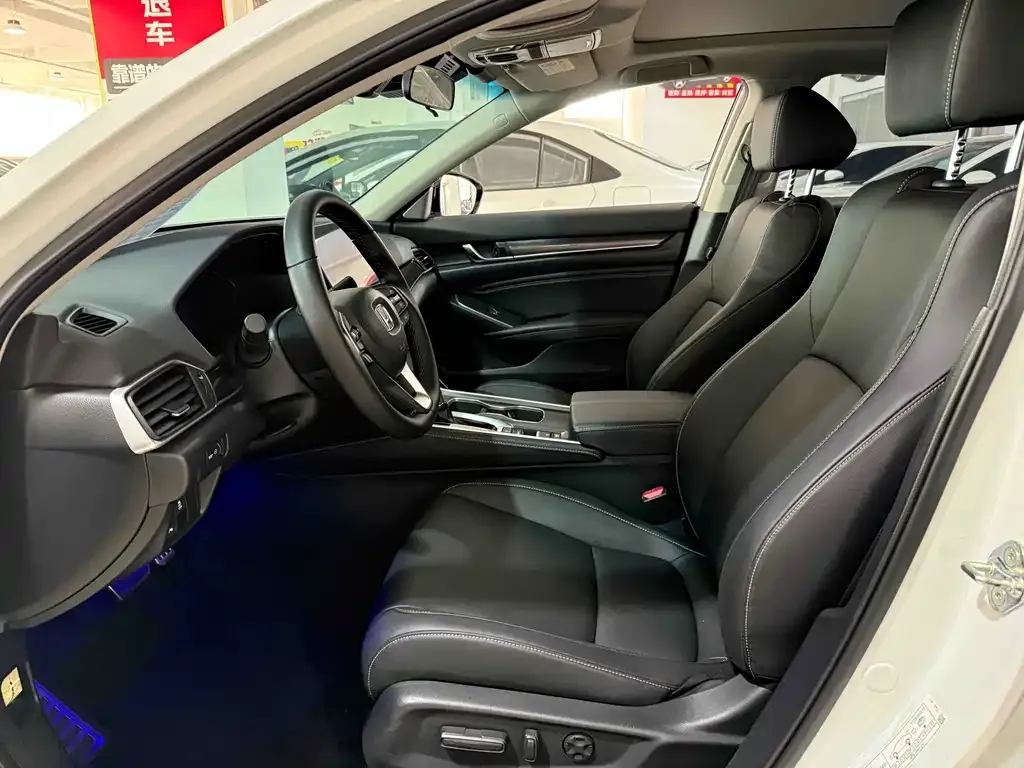 Honda Accord — фото 9