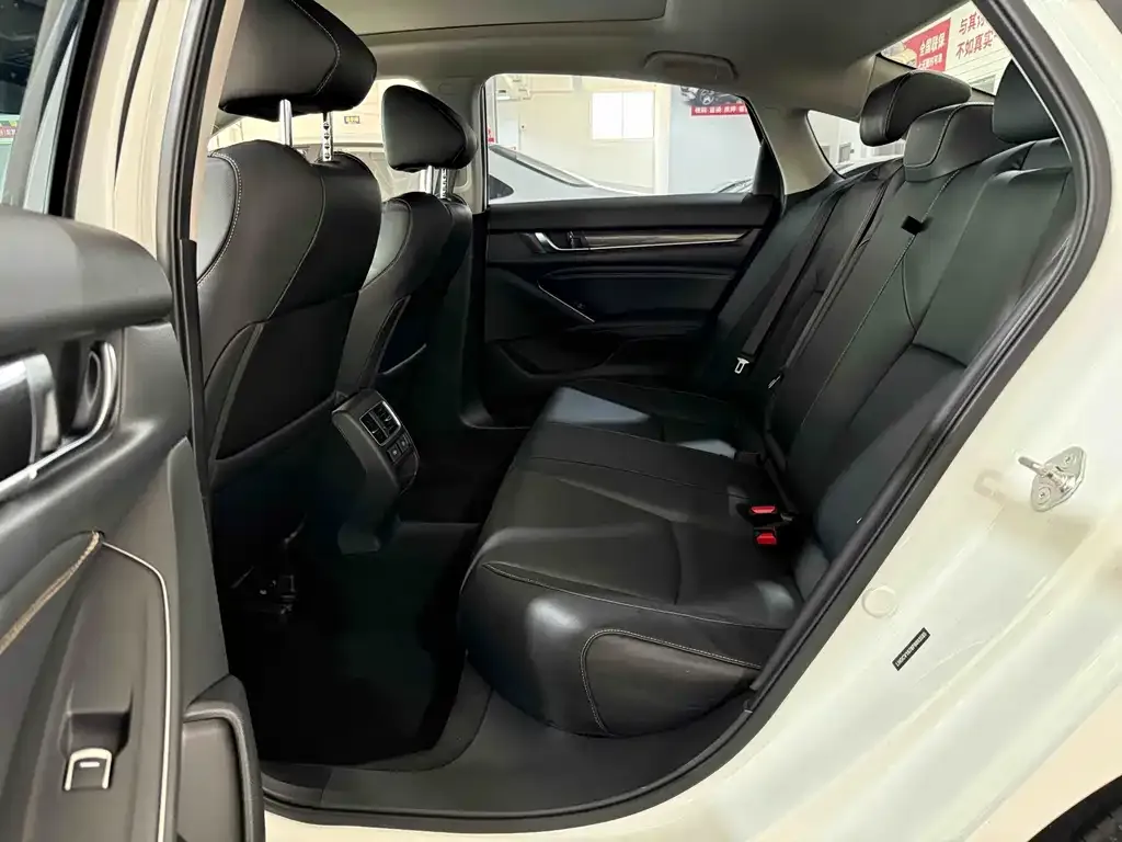 Honda Accord — фото 5