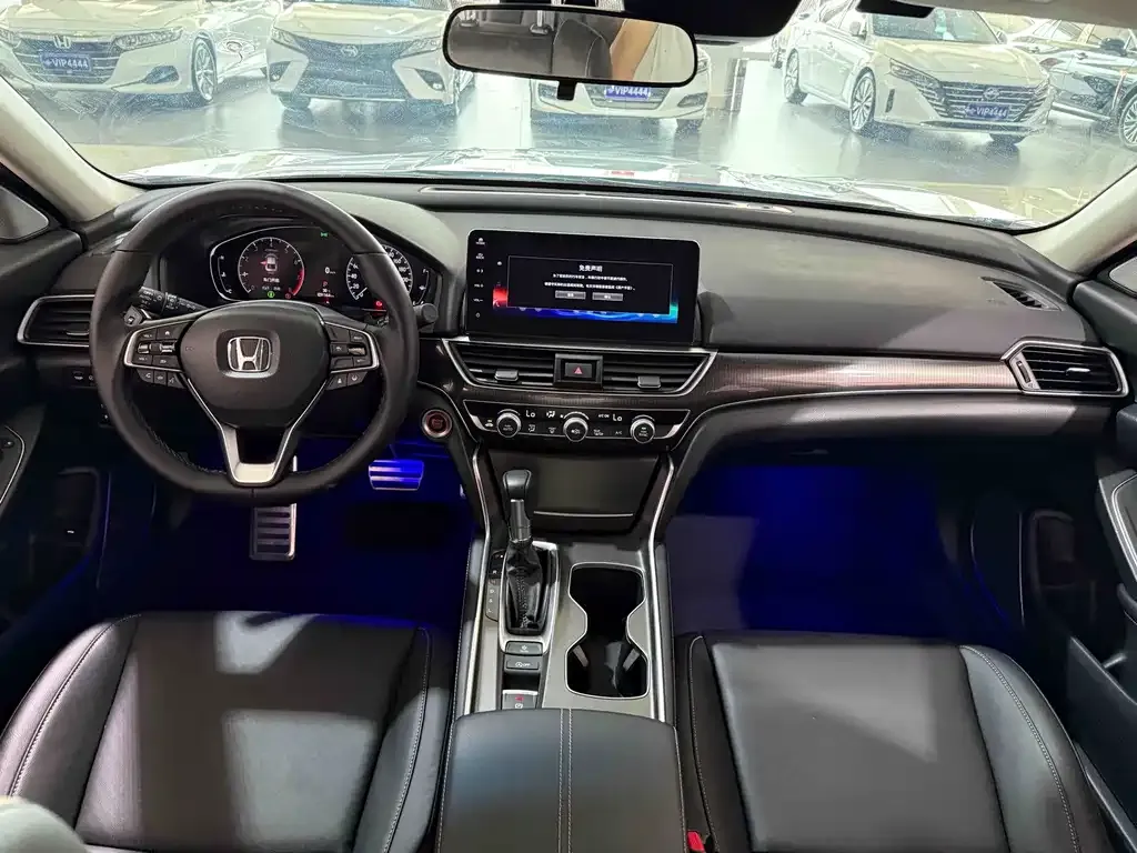 Honda Accord — фото 8