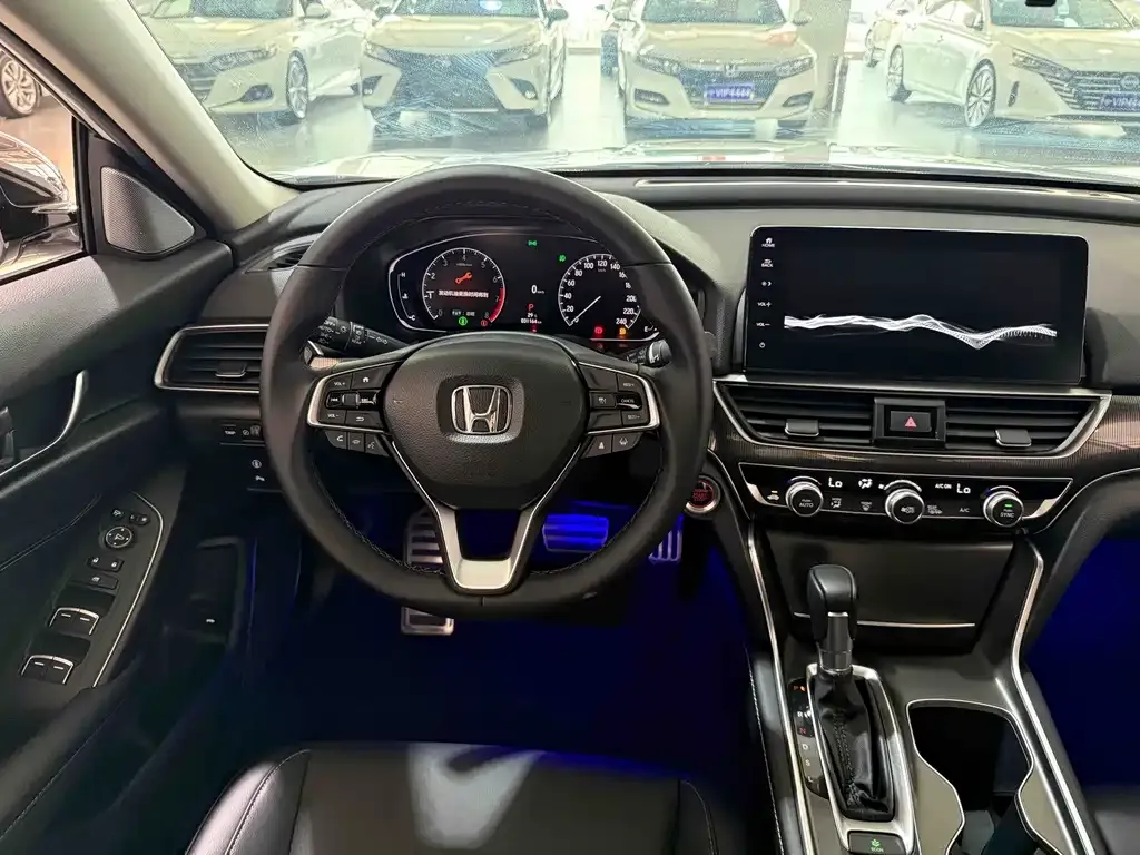 Honda Accord — фото 7