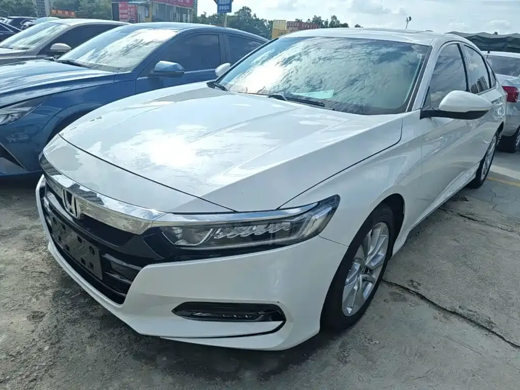Honda Accord — фото 10