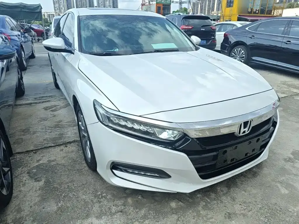 Honda Accord — фото 8