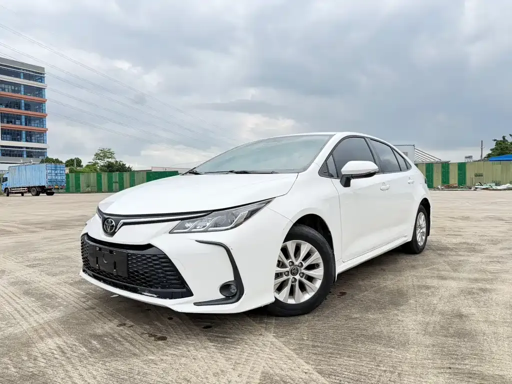 Toyota Corolla — фото 1