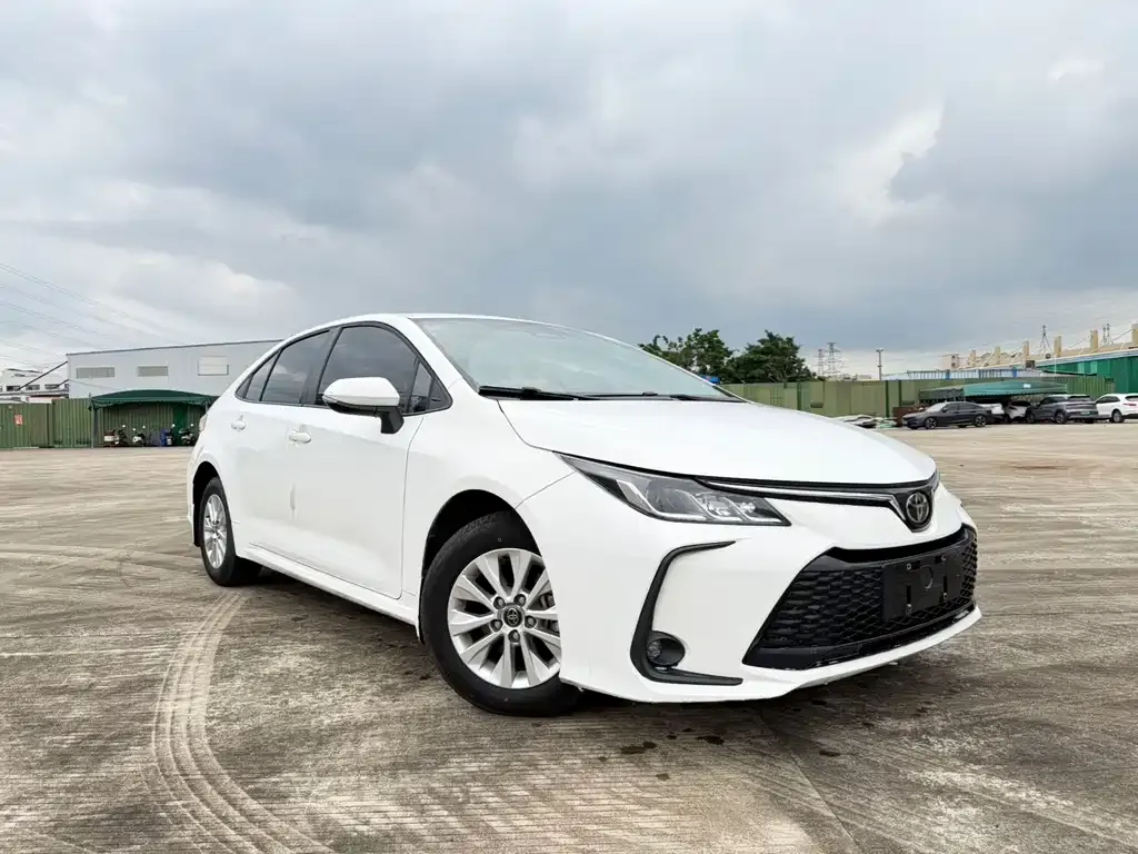 Toyota Corolla — фото 4