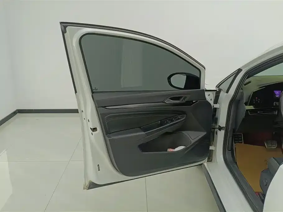 Volkswagen Golf 2021 из CN, фото 4
