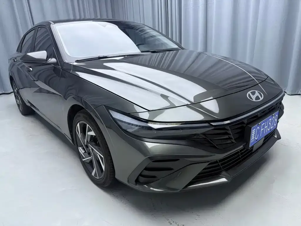 Hyundai Elantra — фото 7