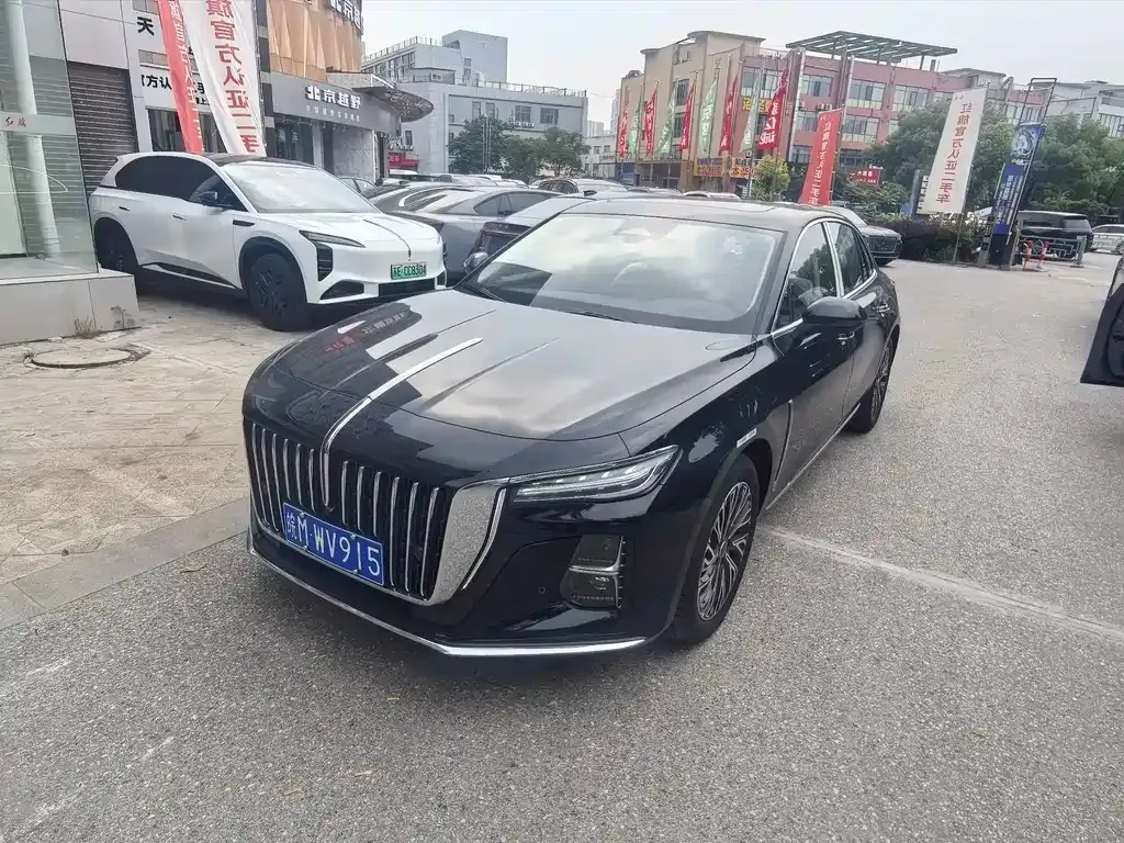 Hongqi H5 — фото 1