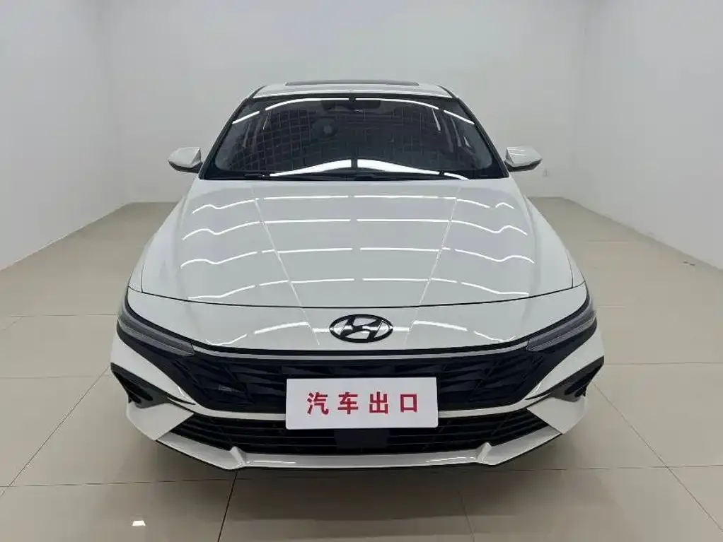 Hyundai Elantra — фото 2