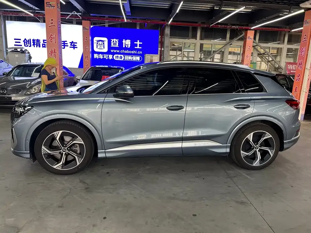 Audi Q4 e-tron — фото 8
