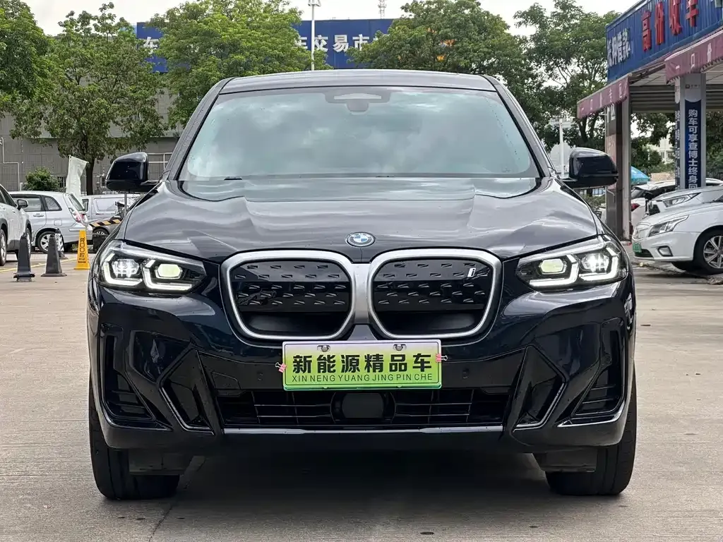 BMW iX3 — фото 9