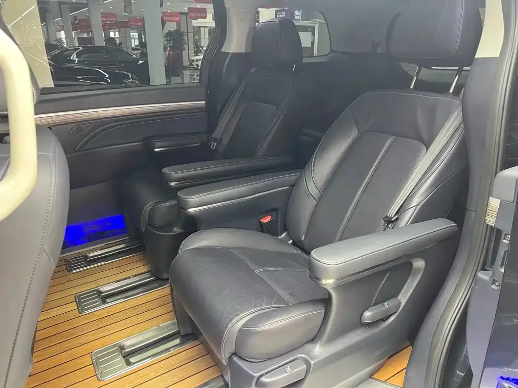 GAC Motor Trumpchi M8 — фото 10
