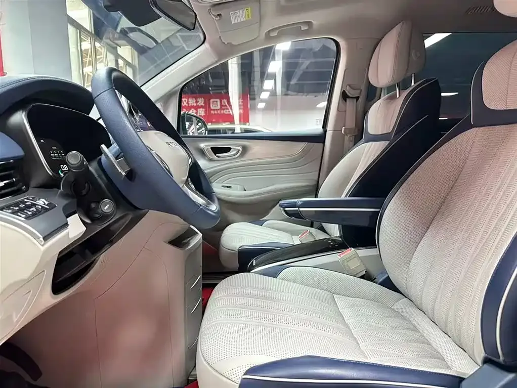 Roewe iMAX8 — фото 8