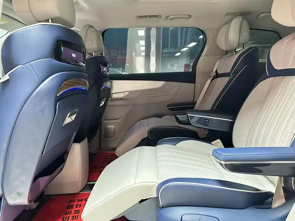 Roewe iMAX8 — фото 4