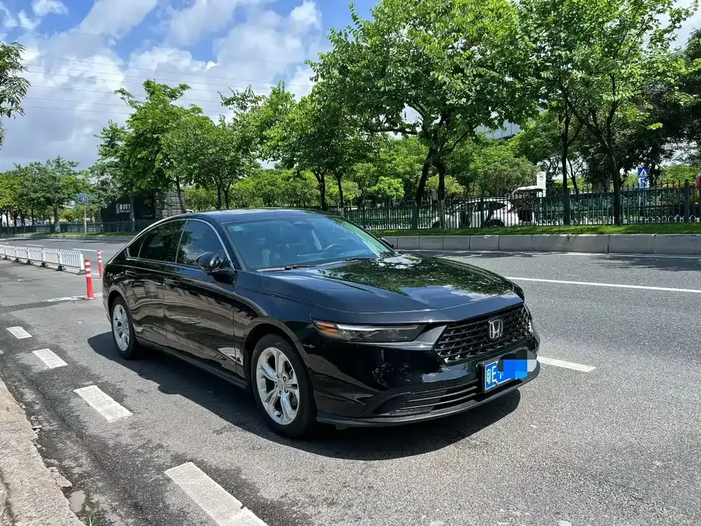 Honda Accord — фото 8
