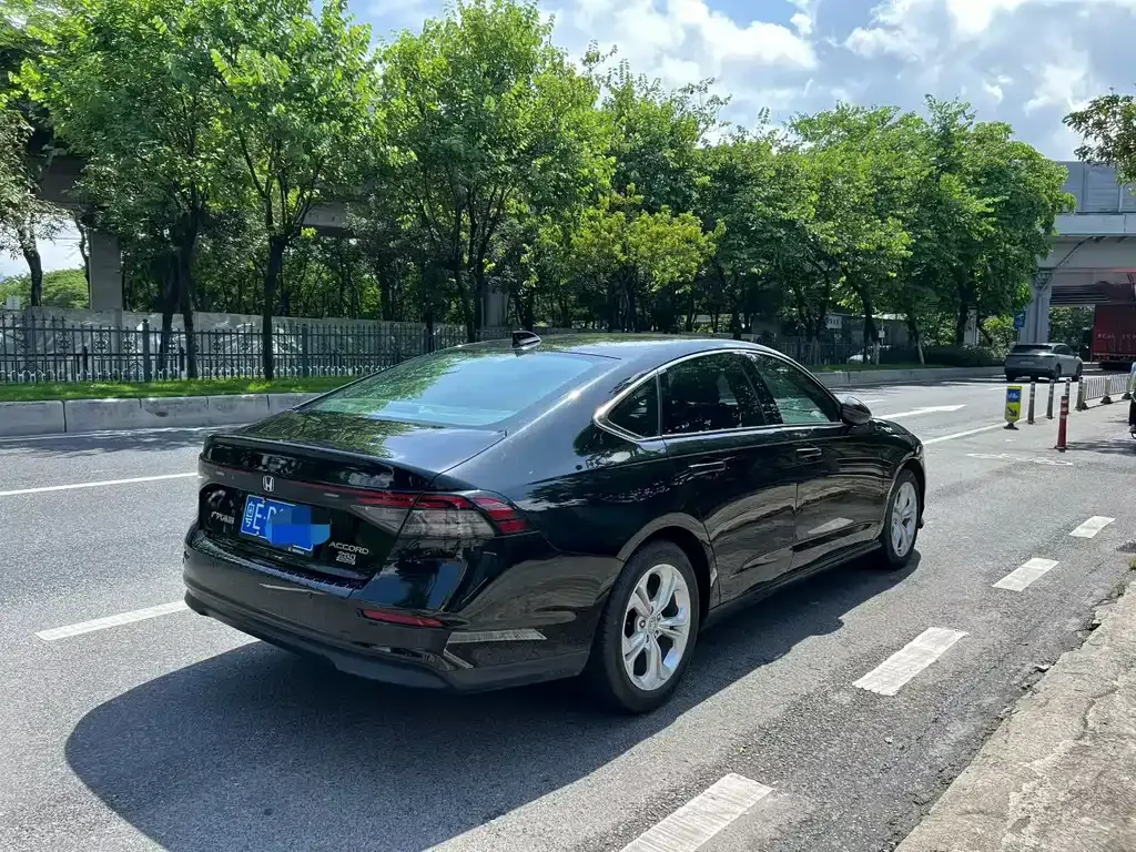 Honda Accord — фото 3