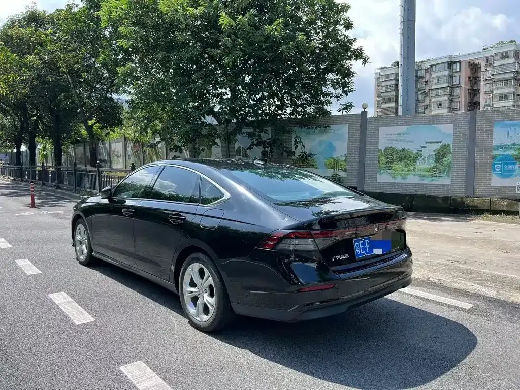 Honda Accord — фото 7