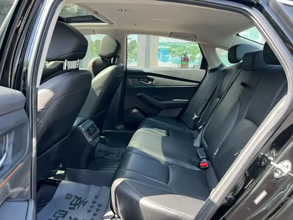 Honda Accord — фото 9
