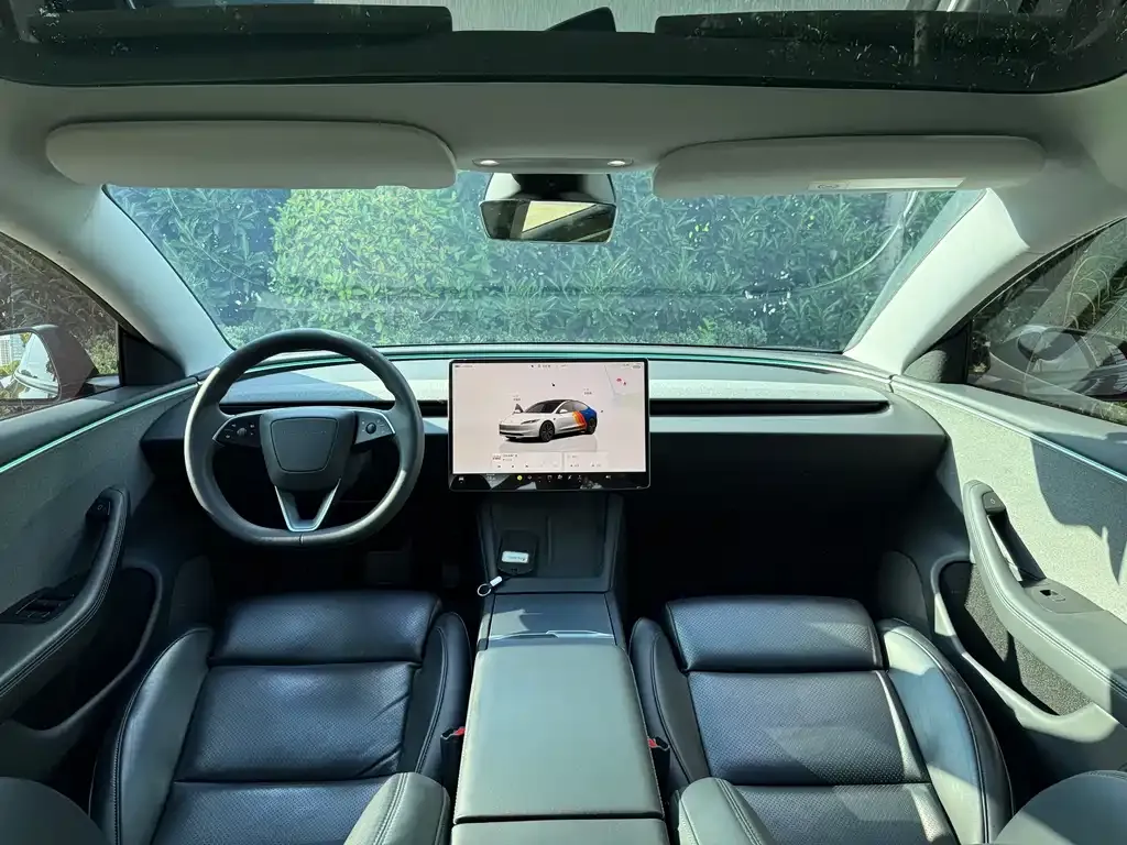 Tesla Model 3 — фото 4